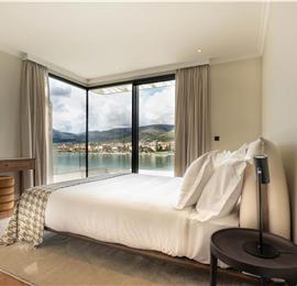 Selection of 5 bedroom seafront villas with pool on Ciovo near Trogir, sleeps 10